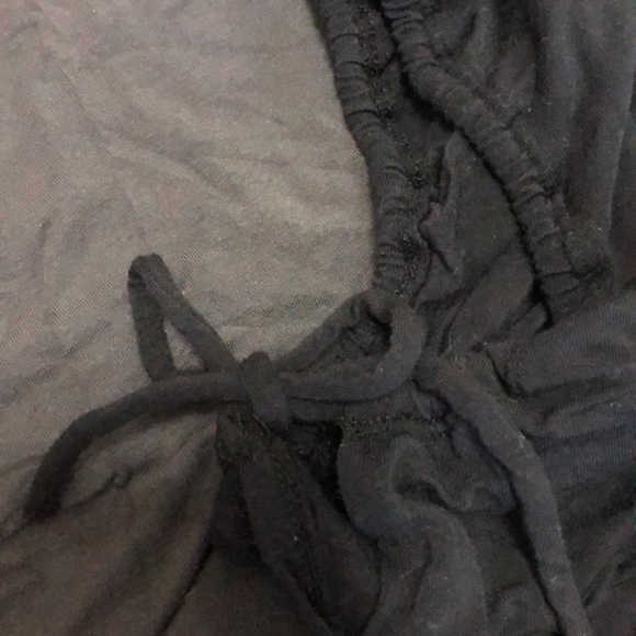 Fabletics T-shirt Bundle - Picture 6 of 7